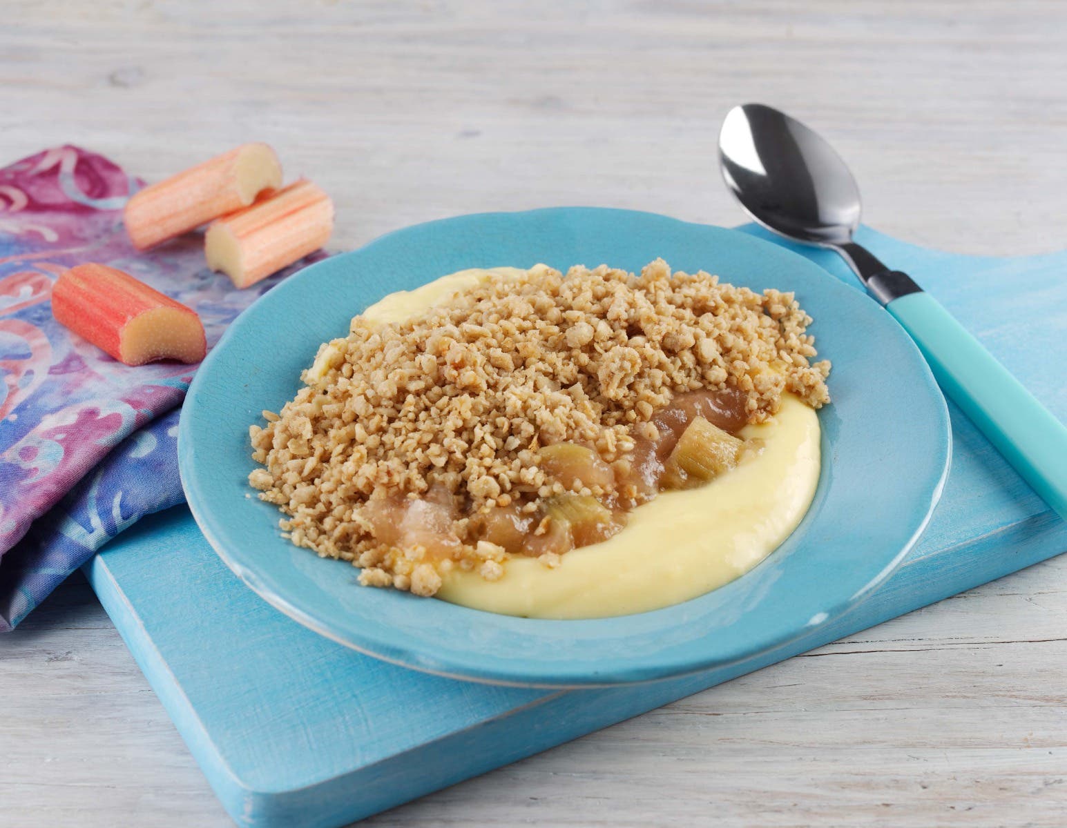Rhubarb crumble