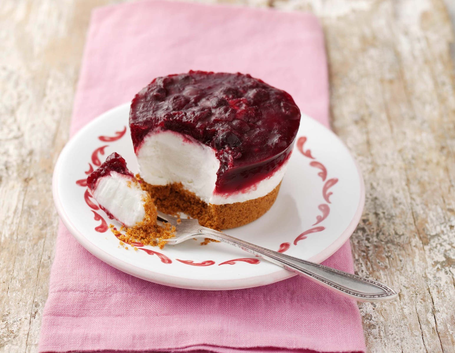 Blackcurrant cheesecake