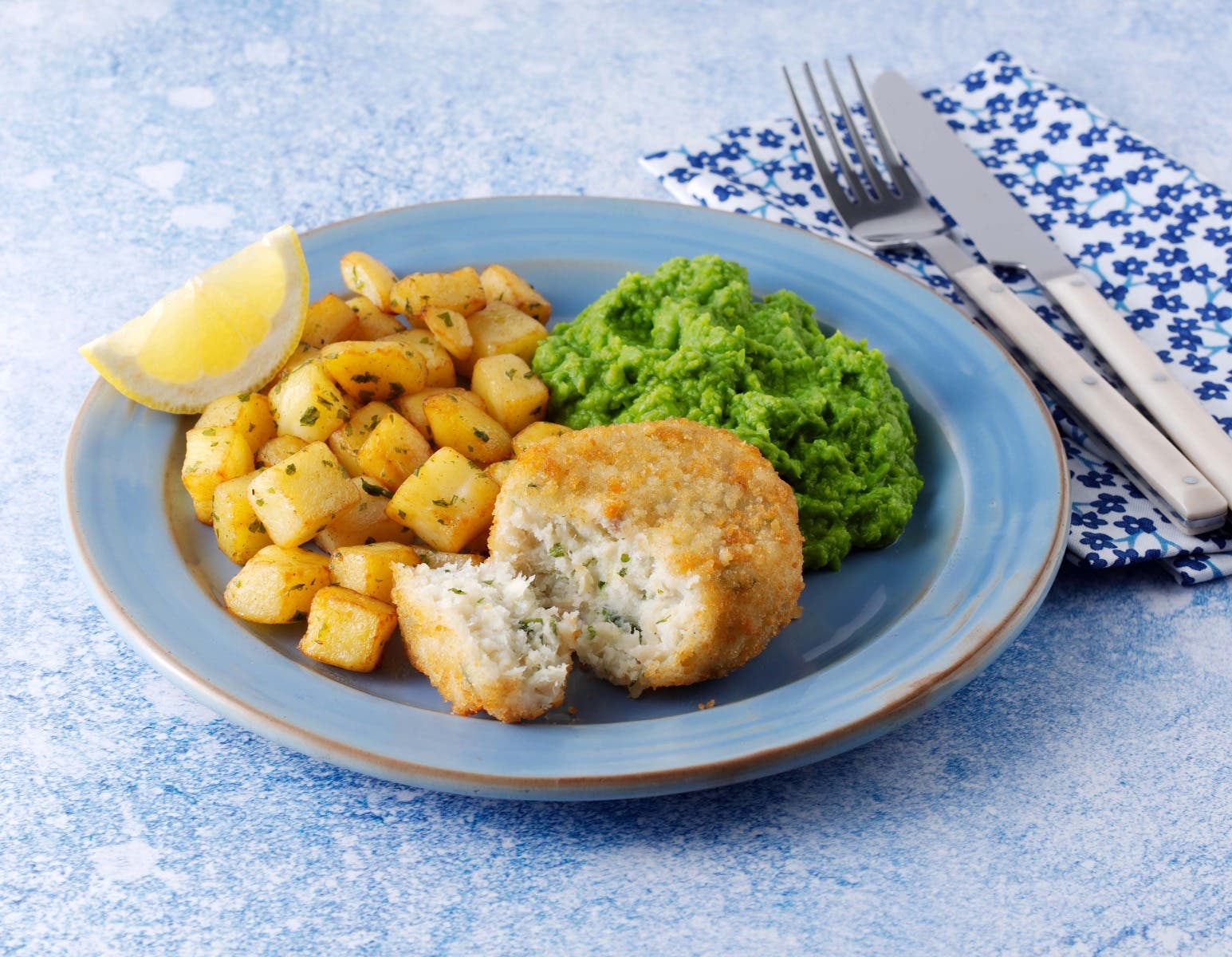Fishcake and mushy peas